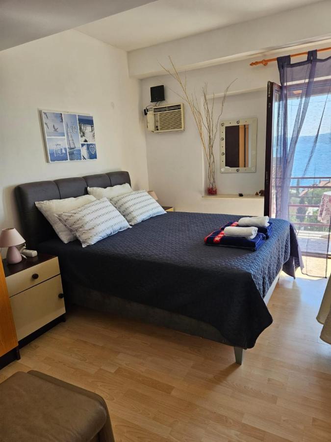 Apartments With Swimming Pool 9X4M 셀스 외부 사진
