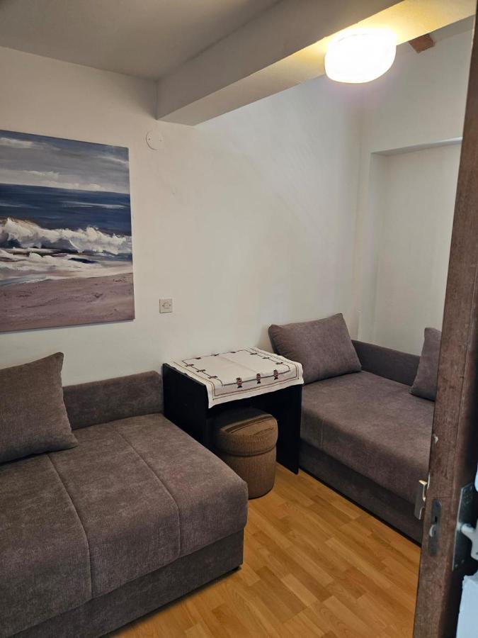 Apartments With Swimming Pool 9X4M 셀스 외부 사진
