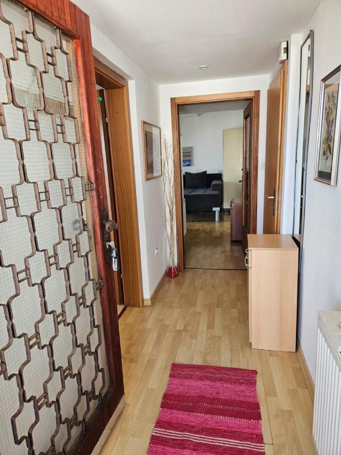Apartments With Swimming Pool 9X4M 셀스 외부 사진
