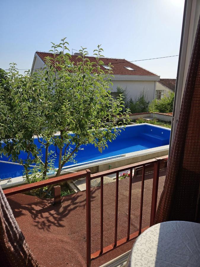 Apartments With Swimming Pool 9X4M 셀스 외부 사진